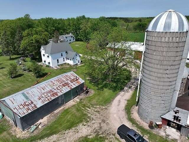 4.9 Acres of Residential Land with Home for Sale in Oakfield, Wisconsin