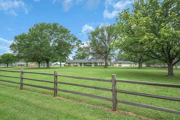 5 Acres of Residential Land with Home for Sale in Canton, Texas