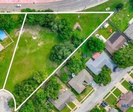 1.25 Acres of Mixed-Use Land for Sale in Victoria, Texas