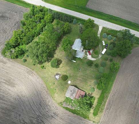 2.77 Acres of Residential Land with Home for Sale in Havelock, Iowa