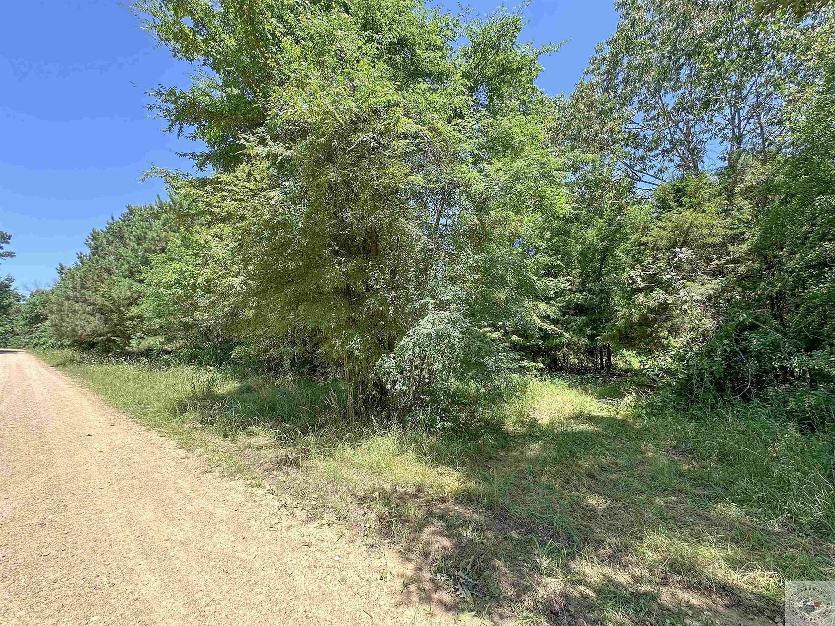 4.8 Acres of Land for Sale in De Kalb, Texas