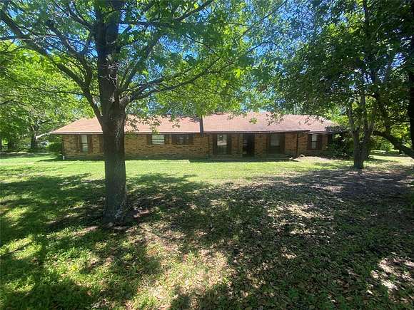 2.1 Acres of Residential Land with Home for Sale in Lucas, Texas