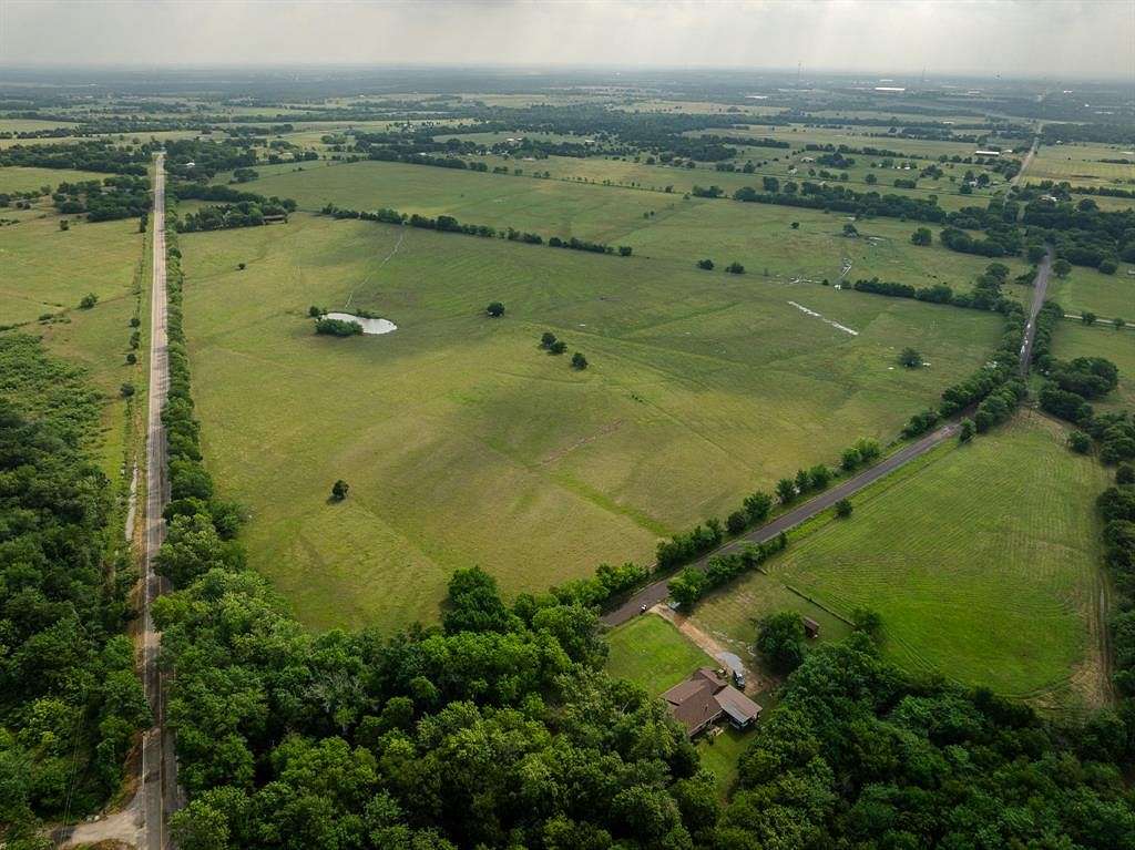 13.74 Acres of Land for Sale in Commerce, Texas