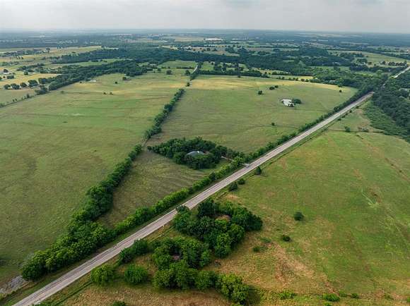13.7 Acres of Land for Sale in Commerce, Texas