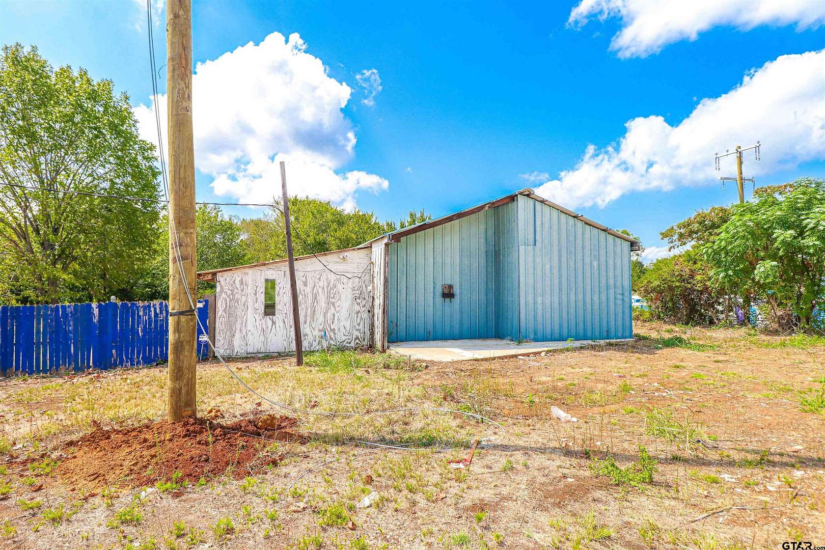 1.9 Acres of Commercial Land for Sale in Jacksonville, Texas