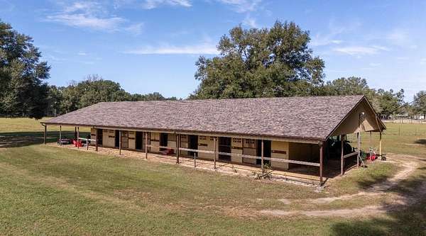 15.6 Acres of Land with Home for Sale in Ocala, Florida