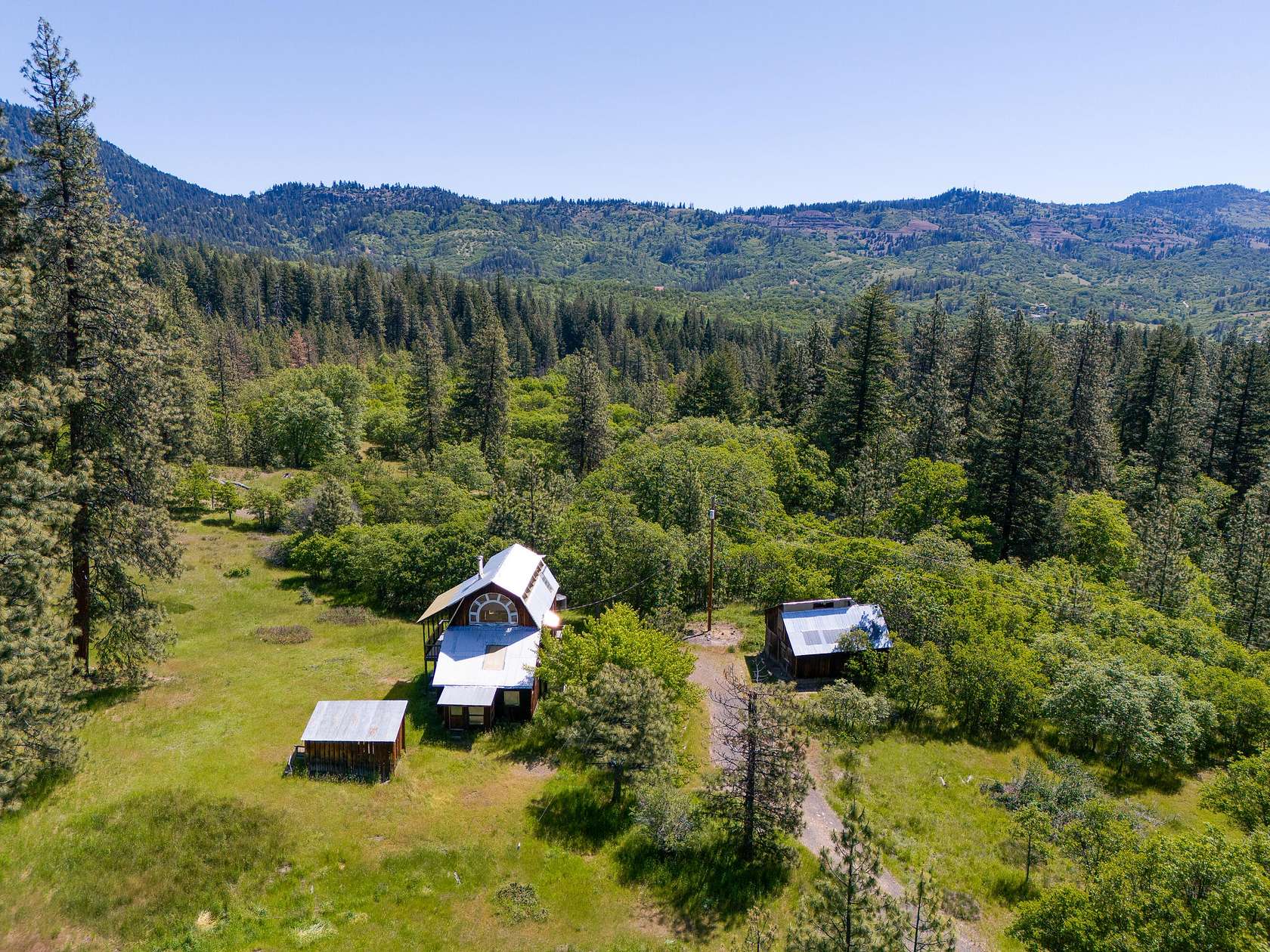 5.12 Acres of Residential Land with Home for Sale in Ashland, Oregon