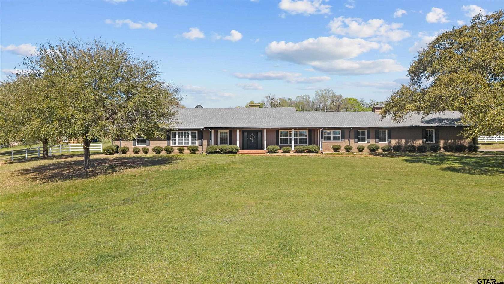 3.8 Acres of Land with Home for Sale in Jacksonville, Texas