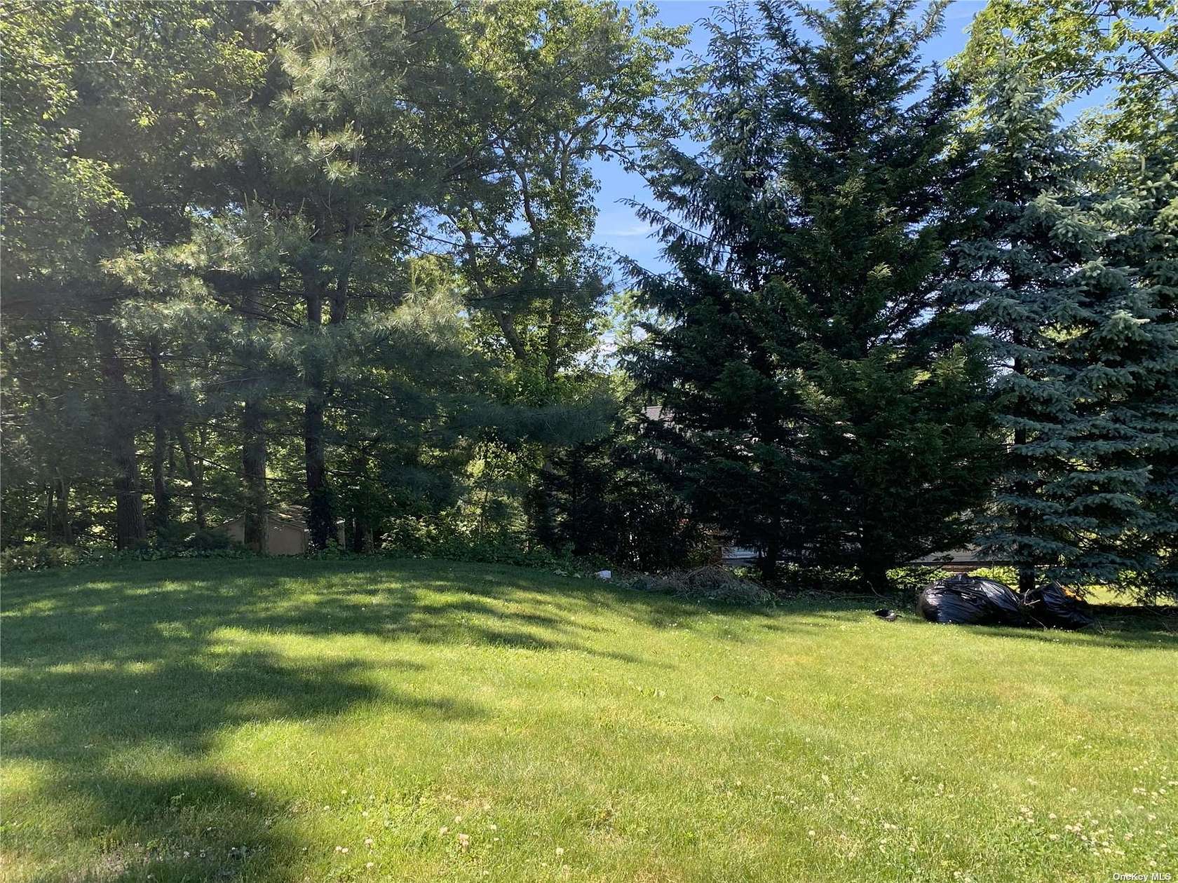 0.14 Acres of Residential Land for Sale in Setauket, New York