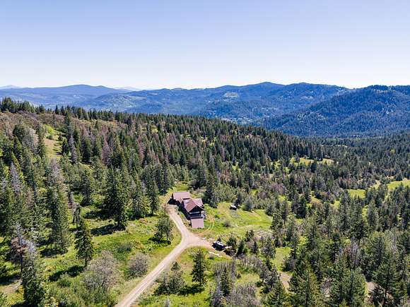 1,270 Acres of Agricultural Land for Sale in Ashland, Oregon