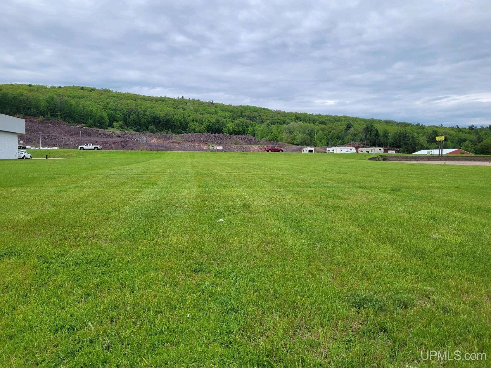 1 Acre of Commercial Land for Sale in Iron Mountain, Michigan