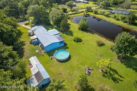2.5 Acres of Residential Land with Home for Sale in Palatka, Florida