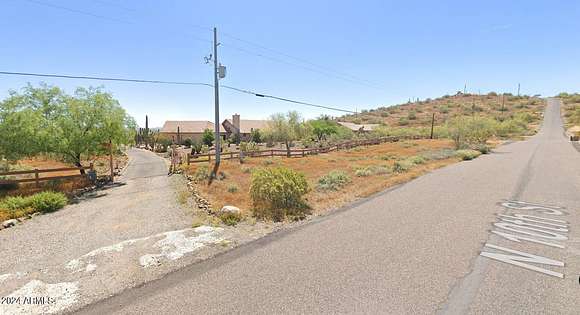 2.1 Acres of Residential Land with Home for Sale in Phoenix, Arizona