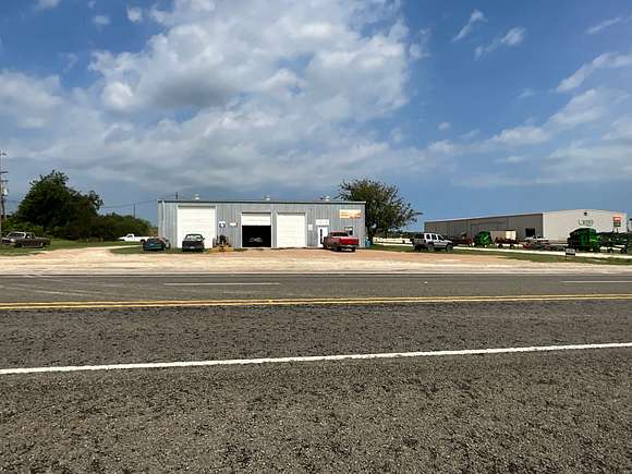5.5 Acres of Commercial Land for Sale in Hamilton, Texas