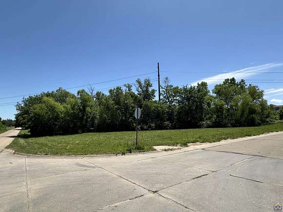 0.97 Acres of Residential Land for Sale in Tecumseh, Kansas