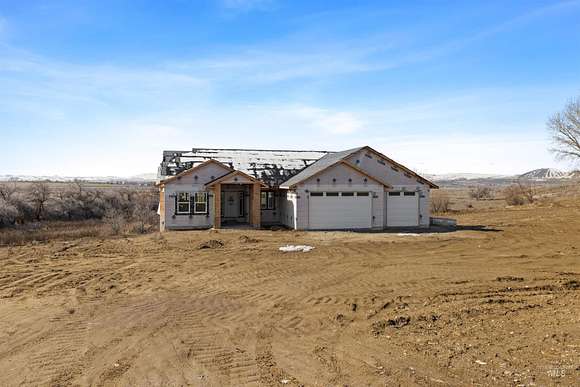 2.1 Acres of Residential Land with Home for Sale in Parma, Idaho