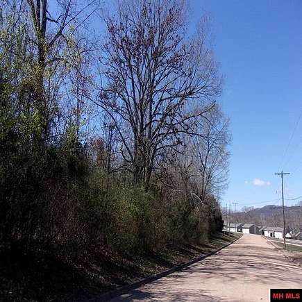 2.37 Acres of Land for Sale in Flippin, Arkansas