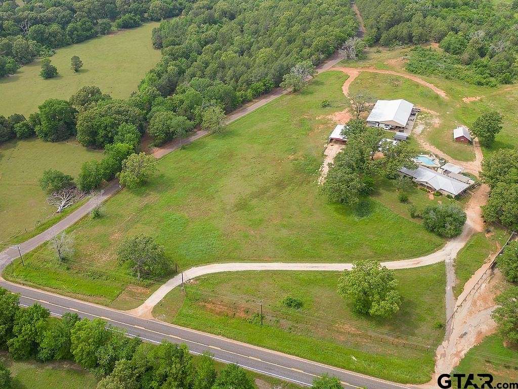 8.3 Acres of Residential Land with Home for Sale in Mineola, Texas