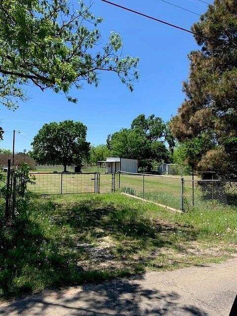 2.5 Acres of Land for Sale in Clyde, Texas