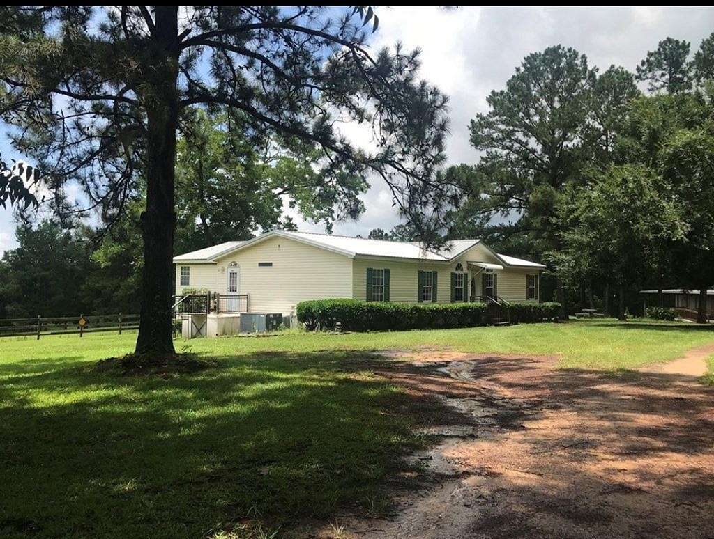 23.6 Acres of Agricultural Land with Home for Sale in Cairo, Georgia