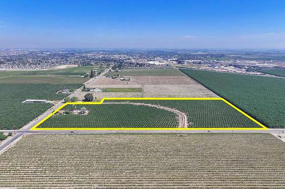 18.6 Acres of Land with Home for Sale in Selma, California
