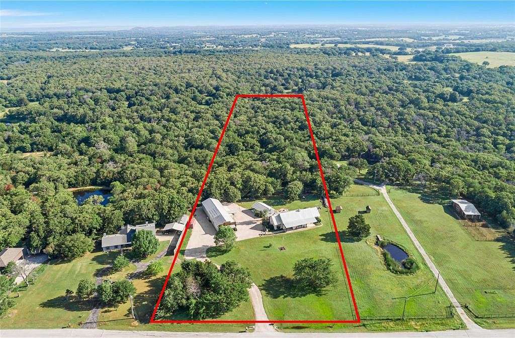 3.5 Acres of Residential Land with Home for Sale in Aubrey, Texas