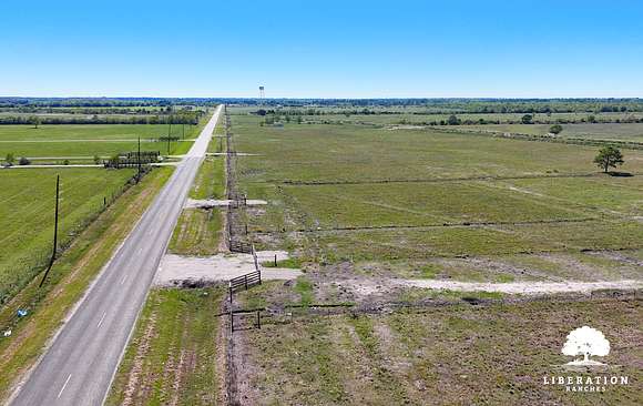 13.697 Acres of Land for Sale in Anahuac, Texas