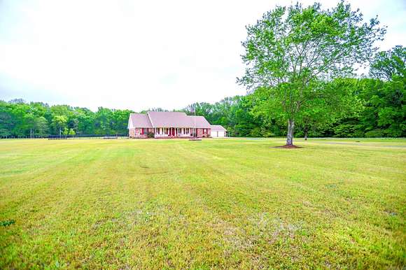 8 Acres of Residential Land with Home for Sale in Sherwood, Arkansas