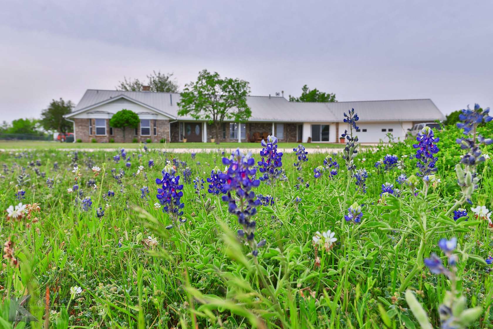 14 Acres of Land with Home for Sale in Lawn, Texas