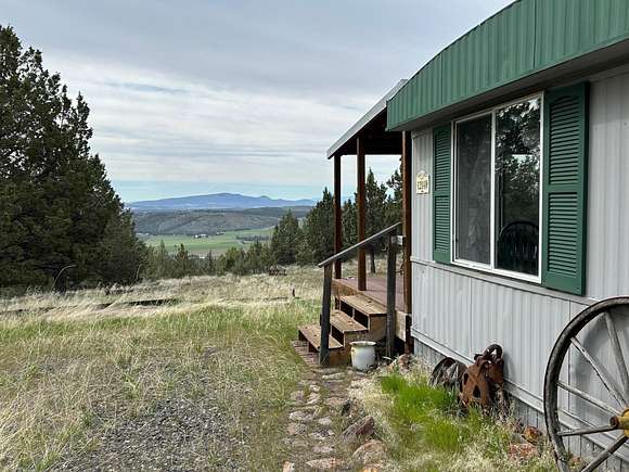 40 Acres of Agricultural Land with Home for Sale in Prineville, Oregon