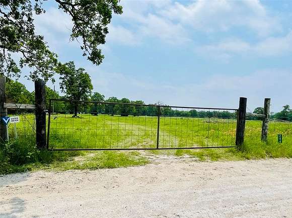 10 Acres of Land for Sale in Aquilla, Texas