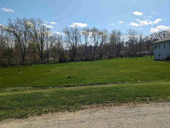0.66 Acres of Land for Sale in Lake Summerset, Illinois