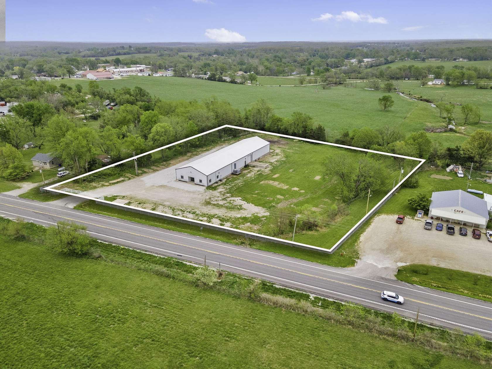 3 Acres of Improved Commercial Land for Sale in Urbana, Missouri