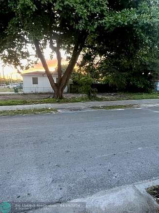 0.1 Acres of Residential Land for Sale in Miami, Florida