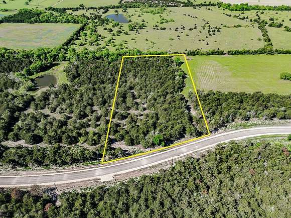 5.1 Acres of Land for Sale in Carmine, Texas
