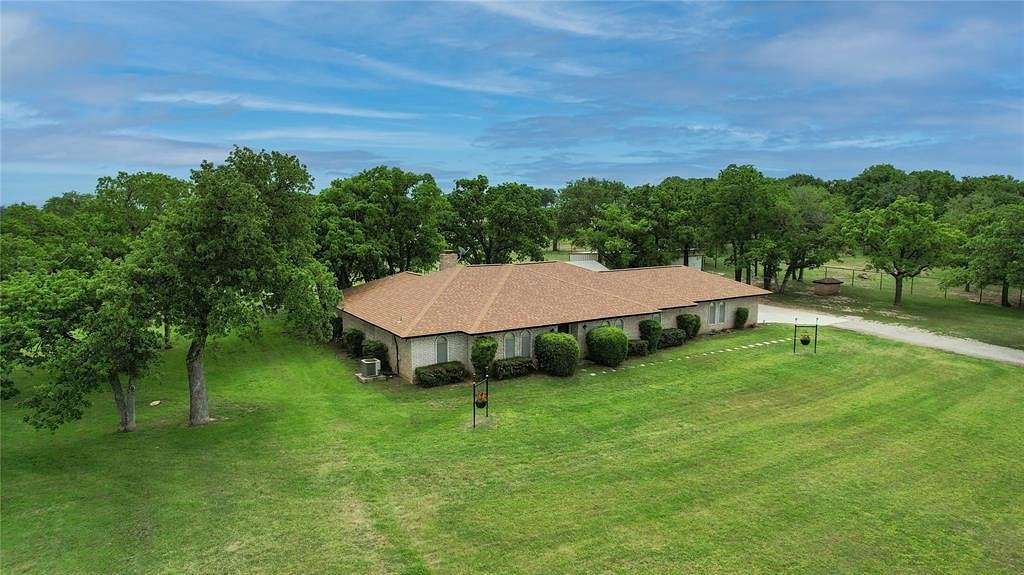 22 Acres of Agricultural Land with Home for Sale in Comanche, Texas