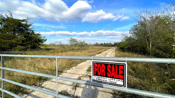 5 Acres of Land for Sale in Hubbard, Texas