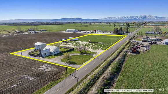 4 Acres of Residential Land with Home for Sale in Rupert, Idaho