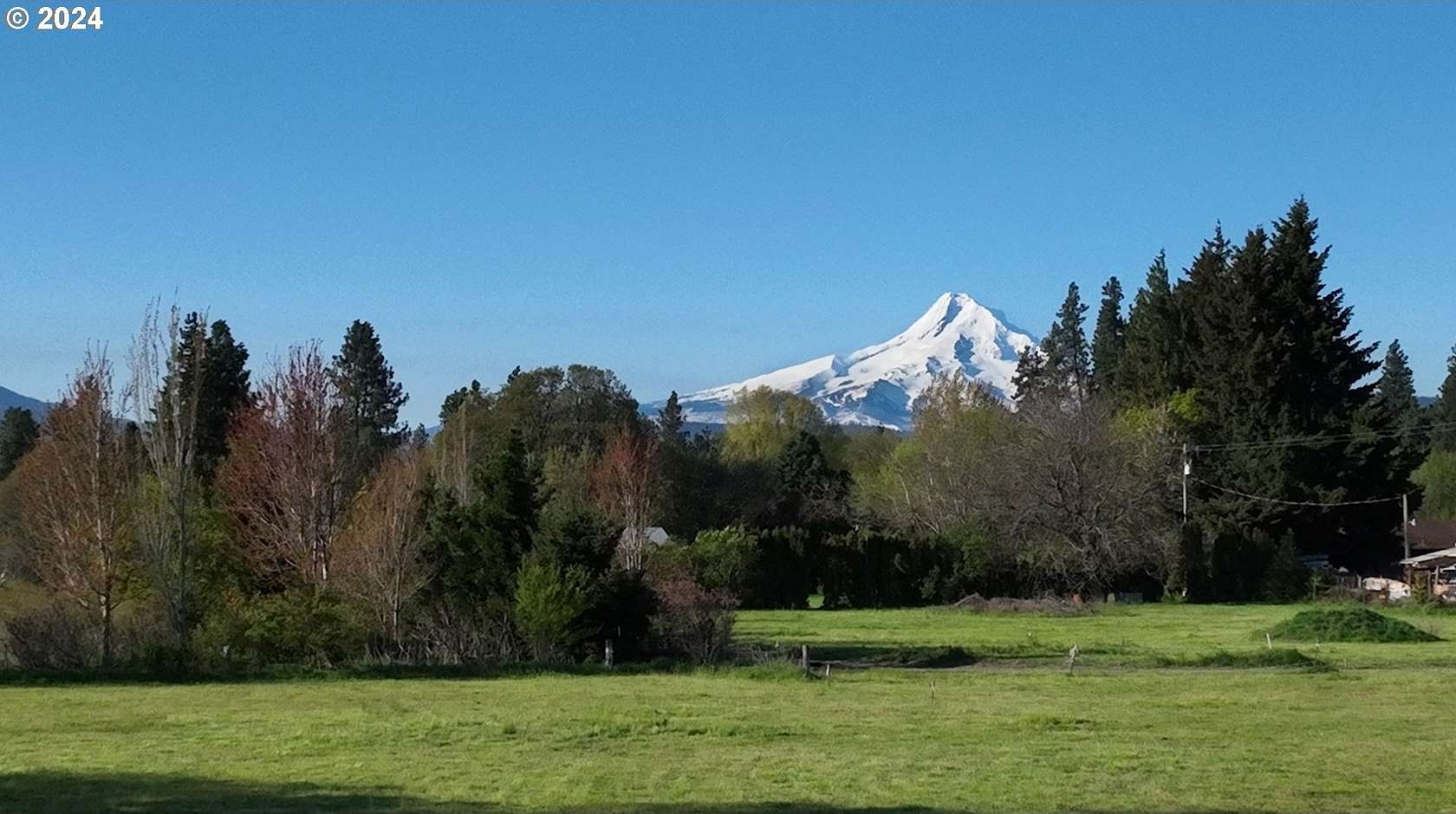 2 Acres of Residential Land for Sale in Hood River, Oregon