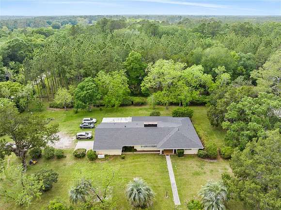 6.5 Acres of Residential Land with Home for Sale in Waldo, Florida
