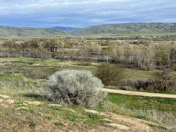 10.1 Acres of Land for Sale in Emmett, Idaho