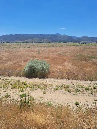 9.341 Acres of Land for Sale in Tehachapi, California