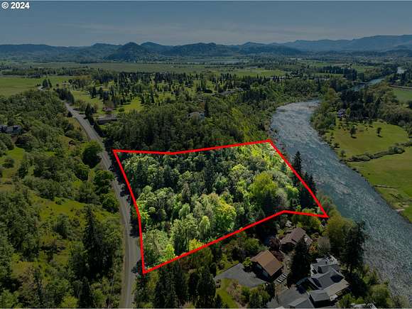 4.3 Acres of Mixed-Use Land for Sale in Roseburg, Oregon