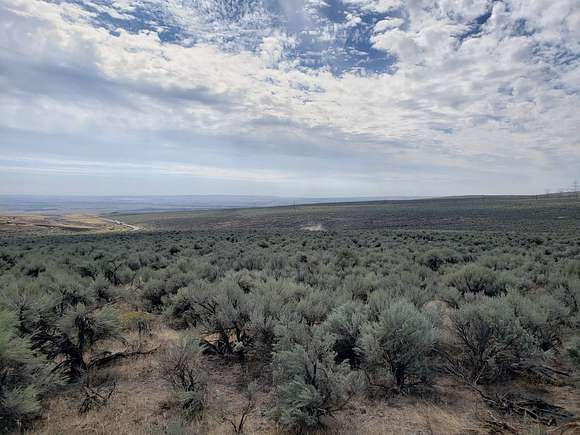 21.6 Acres of Recreational Land for Sale in Coulee City, Washington