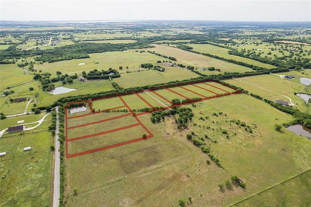 1.073 Acres of Residential Land for Sale in Sanger, Texas