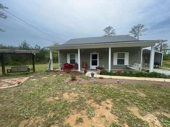 4 Acres of Residential Land with Home for Sale in Corinth, Mississippi
