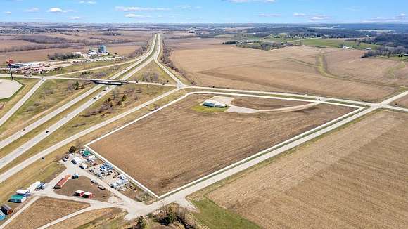 16 Acres of Improved Commercial Land for Sale in Center Point, Iowa