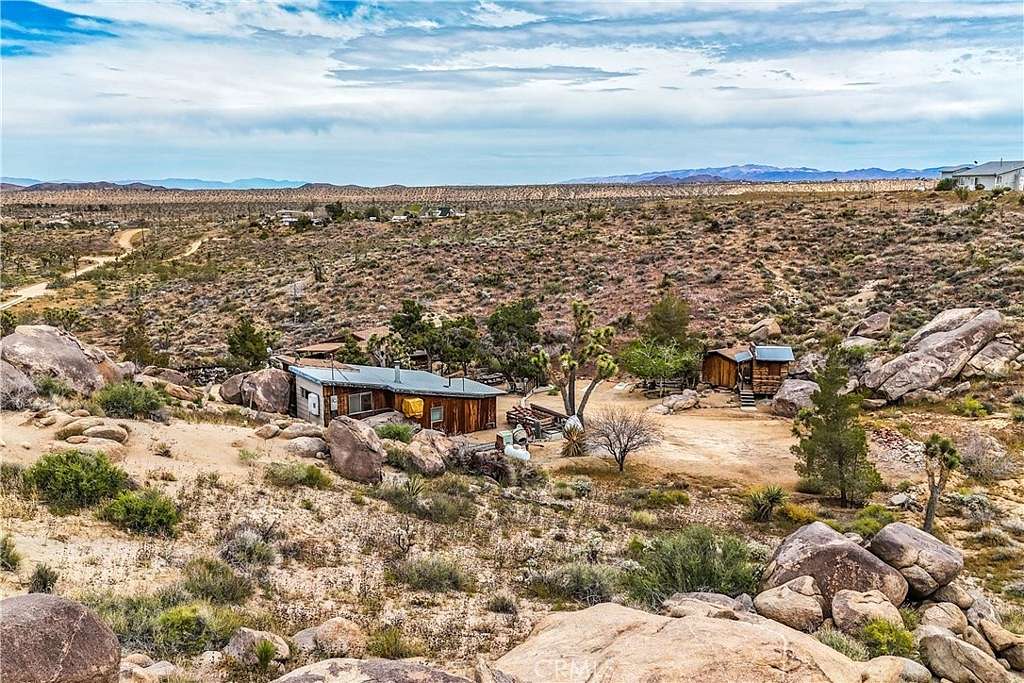5.21 Acres of Residential Land with Home for Sale in Yucca Valley, California