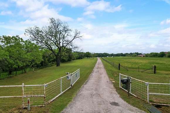 15 Acres of Land with Home for Sale in Granbury, Texas
