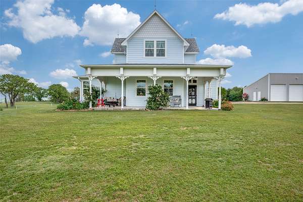 23 Acres of Agricultural Land with Home for Sale in Alvord, Texas